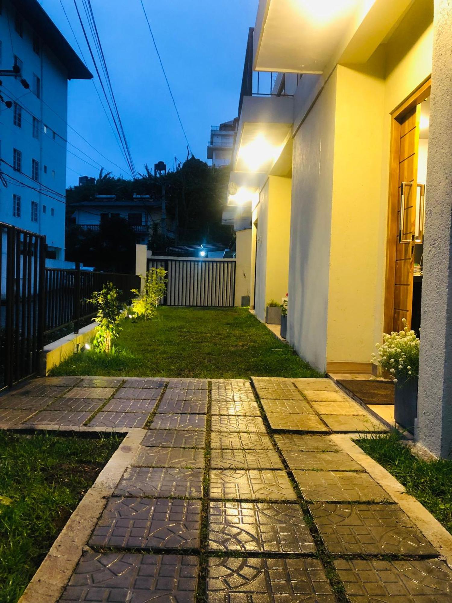 R21 Nuwara Eliya Hotel Exterior photo